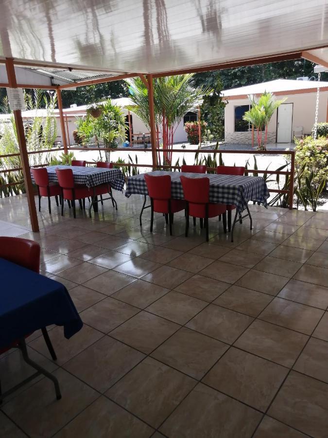 Puerto Vargas Lodge Cahuita Extérieur photo