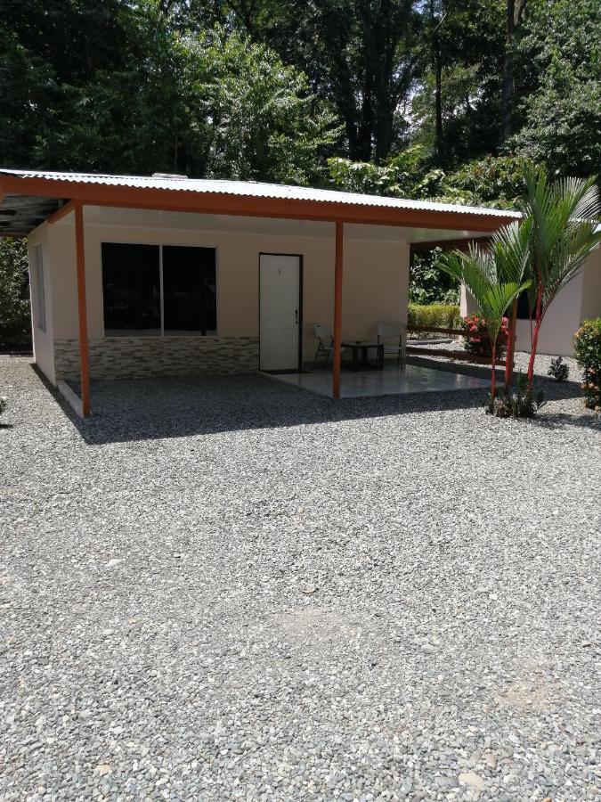 Puerto Vargas Lodge Cahuita Extérieur photo