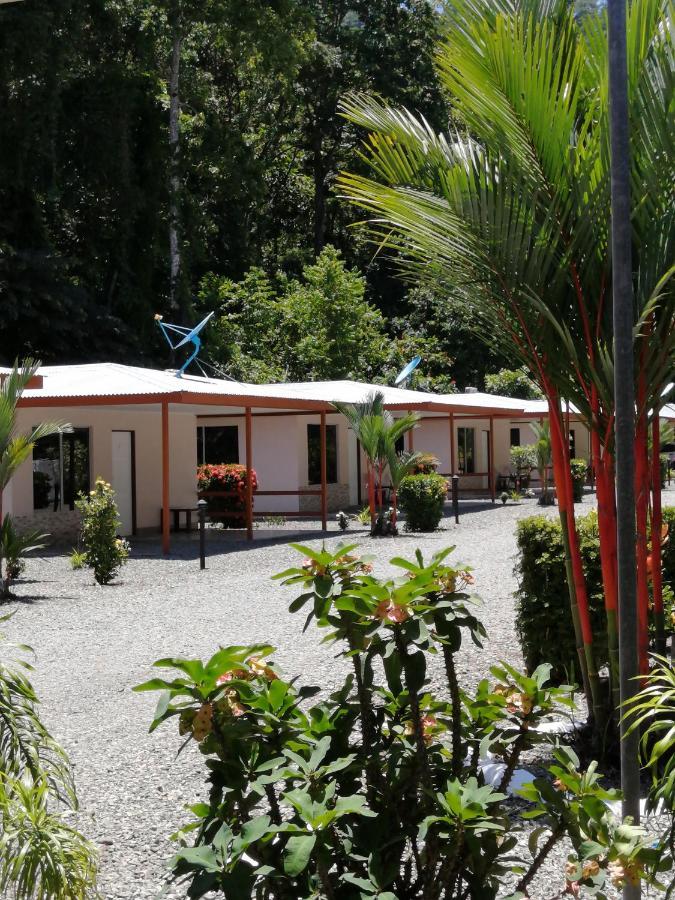 Puerto Vargas Lodge Cahuita Extérieur photo