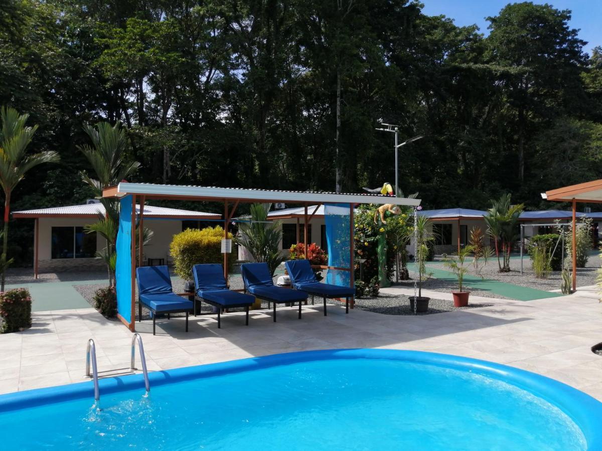 Puerto Vargas Lodge Cahuita Extérieur photo