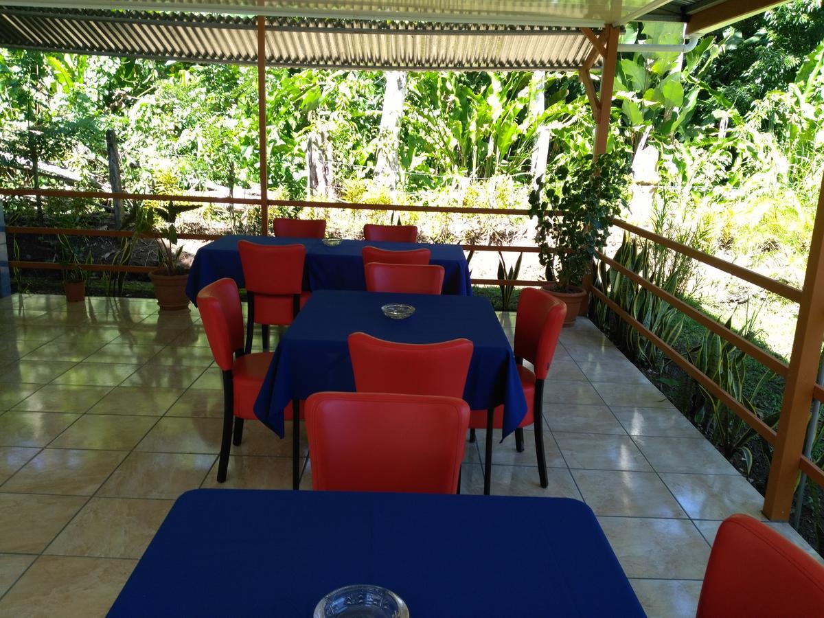Puerto Vargas Lodge Cahuita Extérieur photo