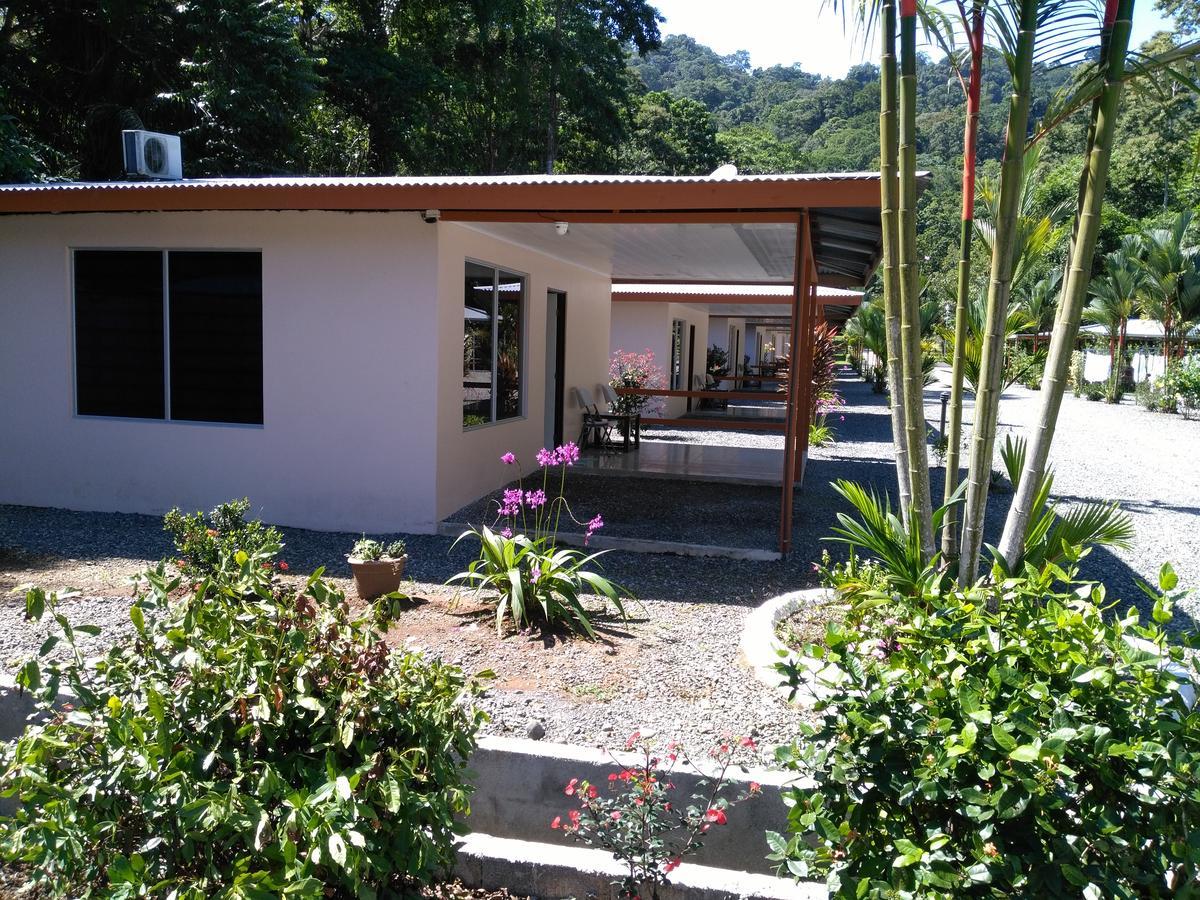 Puerto Vargas Lodge Cahuita Extérieur photo